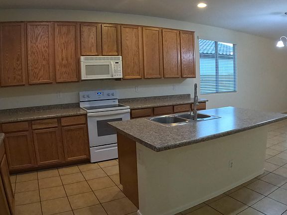 3rd image of 1142 N 168TH Drive