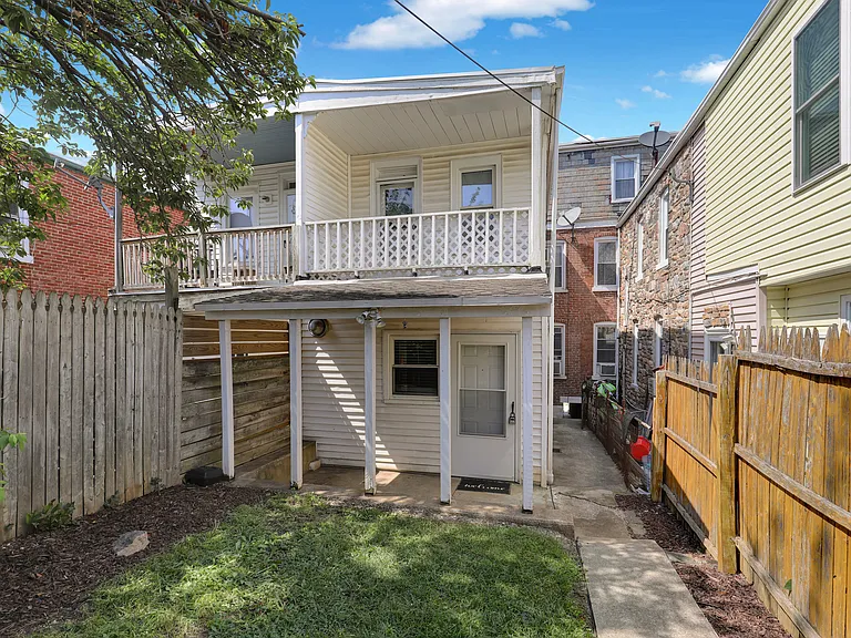 744 E Chestnut St — Photo 8