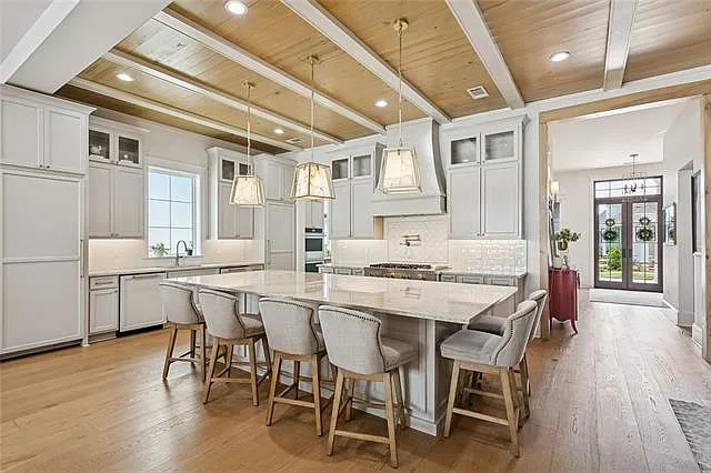 141 Bay Tree Manor Dr — Photo 10