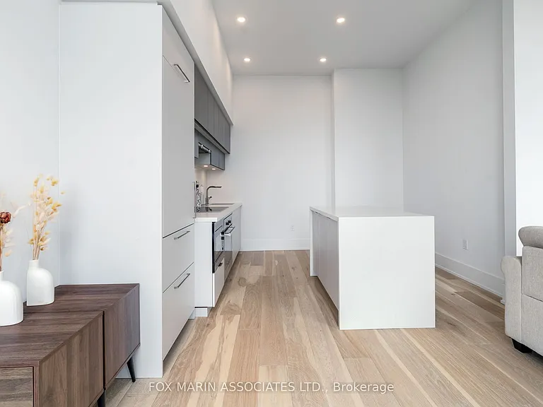 39 Roehampton Ave #4604 — Photo 6