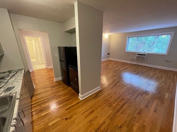 4th image of 517 S Milwaukee Ave APT 15