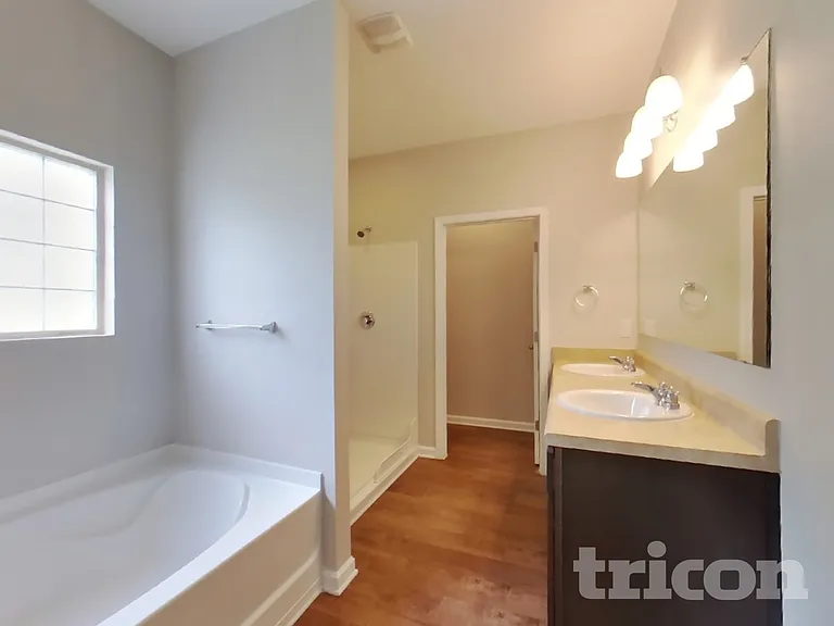 474 Lake Ridge Ln — Photo 8