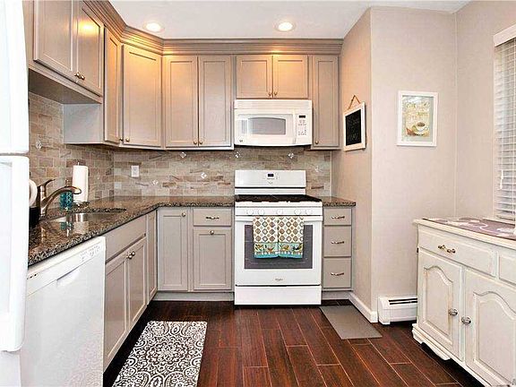 2nd image of 11 Glen Hollow Dr APT D48