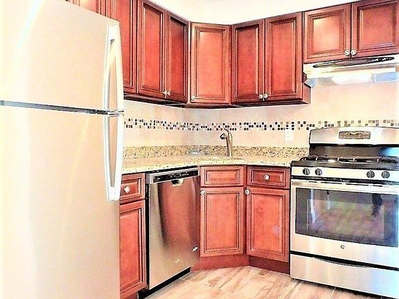 4th image of 30-84 29th St #2P