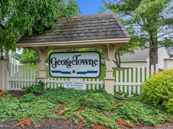 11 Hopkinson Ct, Hightstown, NJ 08520