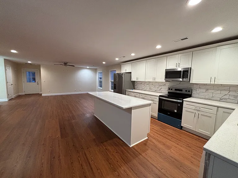 447 Cedar Hollow Dr — Photo 4