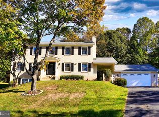 8990 Forestview Dr, Manassas, VA 20112