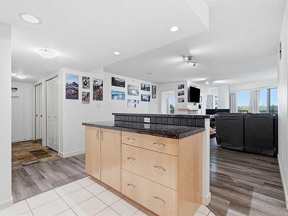 4th image of 1078 S 6th Ave SW #305