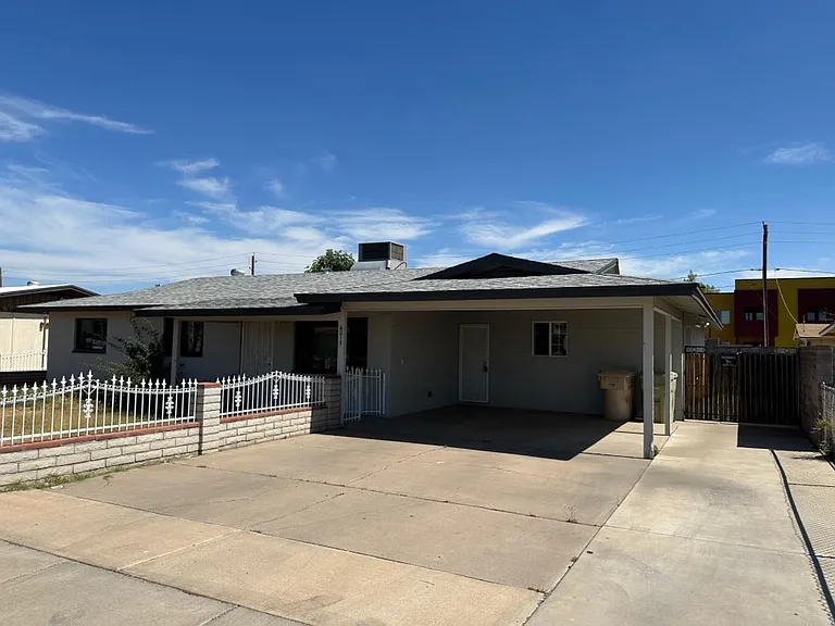 6013 W Laurie Ln — Photo 1