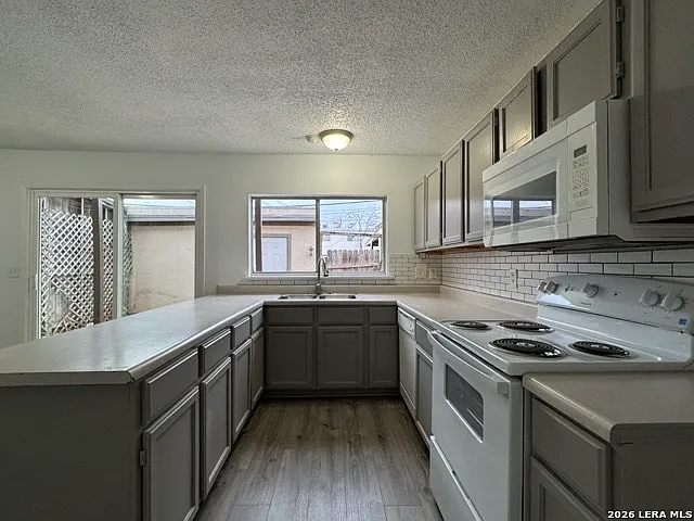 6631 Spring Hurst St — Photo 20