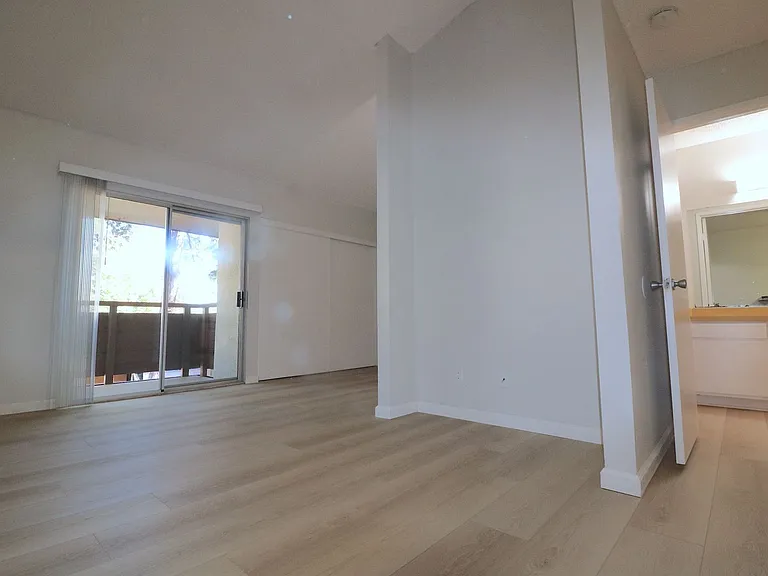 1621 Hotel Cir S #E329 — Photo 3
