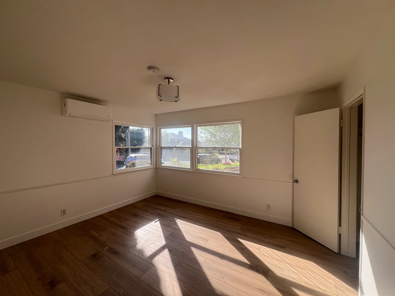 3 bed, 1200 sqft, $4,200 — Photo 4