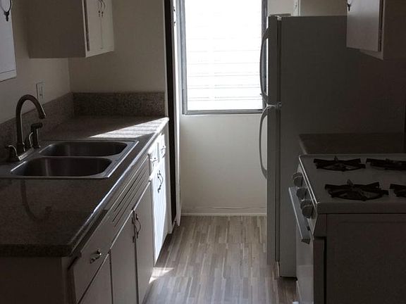 5th image of 1309 11th St APT I