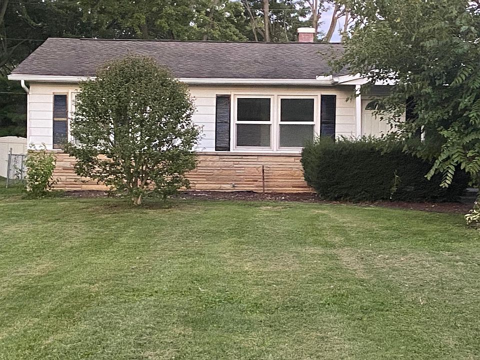 1st image of 210 Westwood Ave