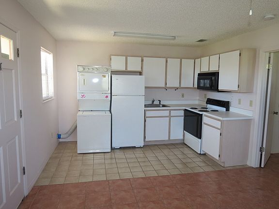 3rd image of 11 Oriole Cir #C