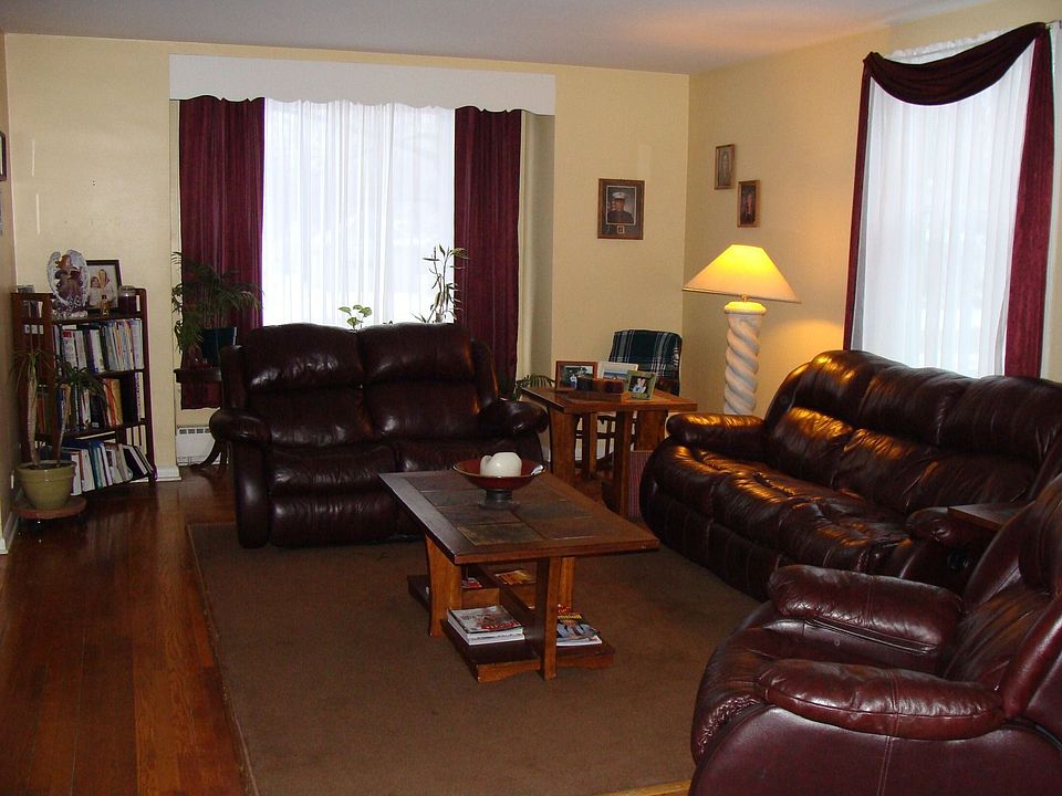 Bright & warm living room