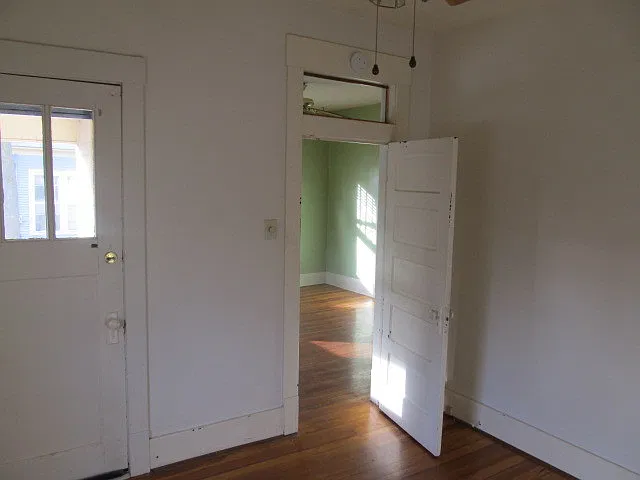 Cute House on small & Private Street - in the District and very near Columbia College — Photo 2