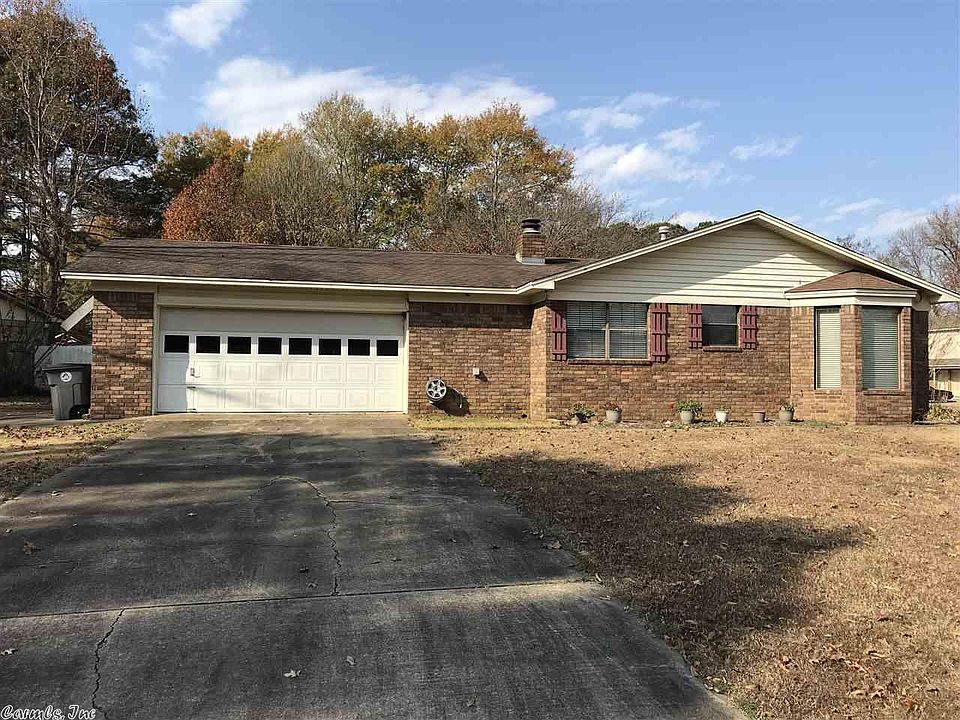 1st image of 15 Stoneybrook Ln