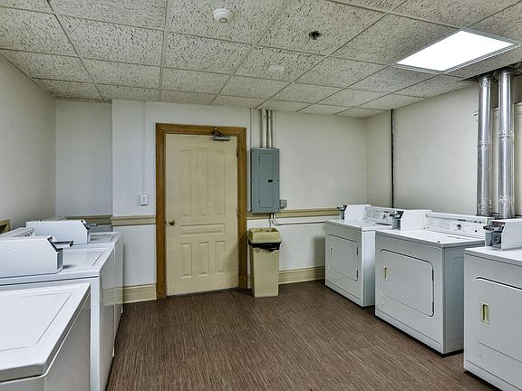 3rd image of 614 Portland Ave APT 84