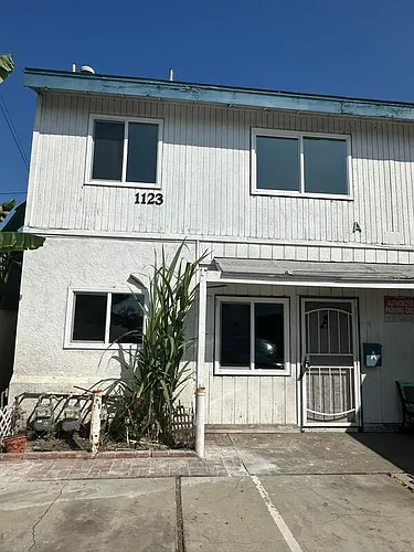 1123 Highland St Photo 1