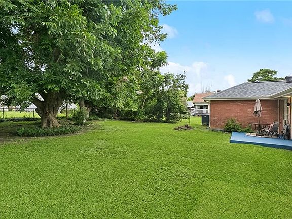 2nd image of 839 Behrman Ave