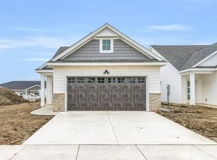 70 E Airport Rd #31, Savoy, IL 61874