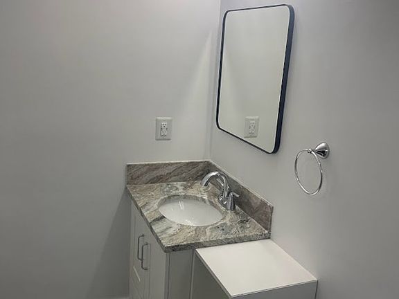 4th image of 2301 W Forteen Mile Rd #2321