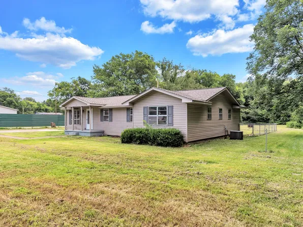 750 Hughes St, Muscle Shoals, AL 35661
