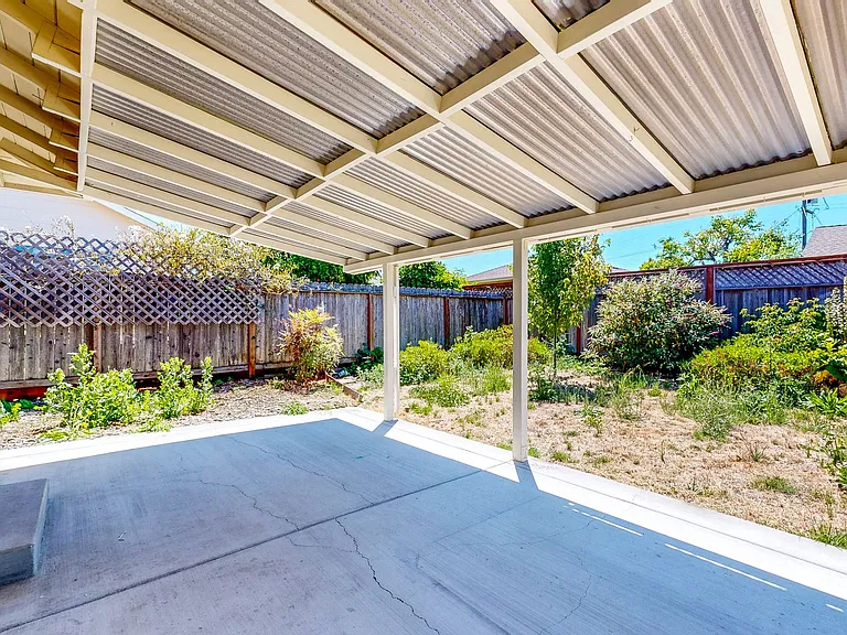 1925 Leafgreen Dr — Photo 48