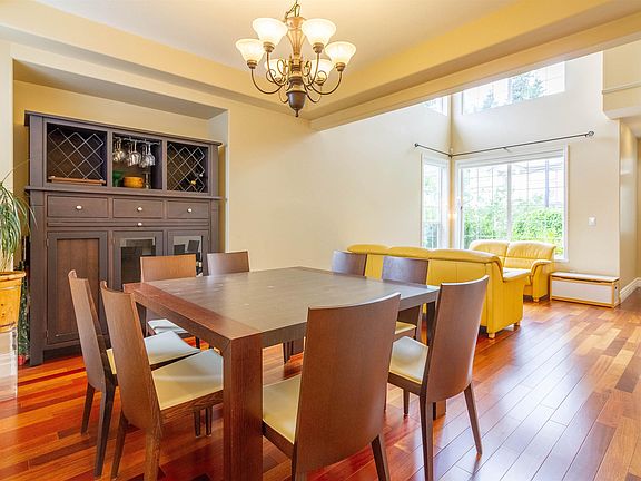 5th image of 2115 Berkshire Cres