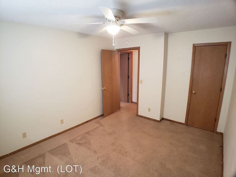 2nd image of 1208 3rd Ave NE #103