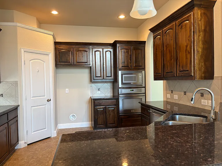 6117 Mickelson Way — Photo 3