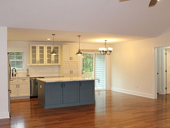 4th image of 230 Crystal Heights Dr