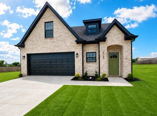 2120 Crowne Hts, Newbern, TN 38059