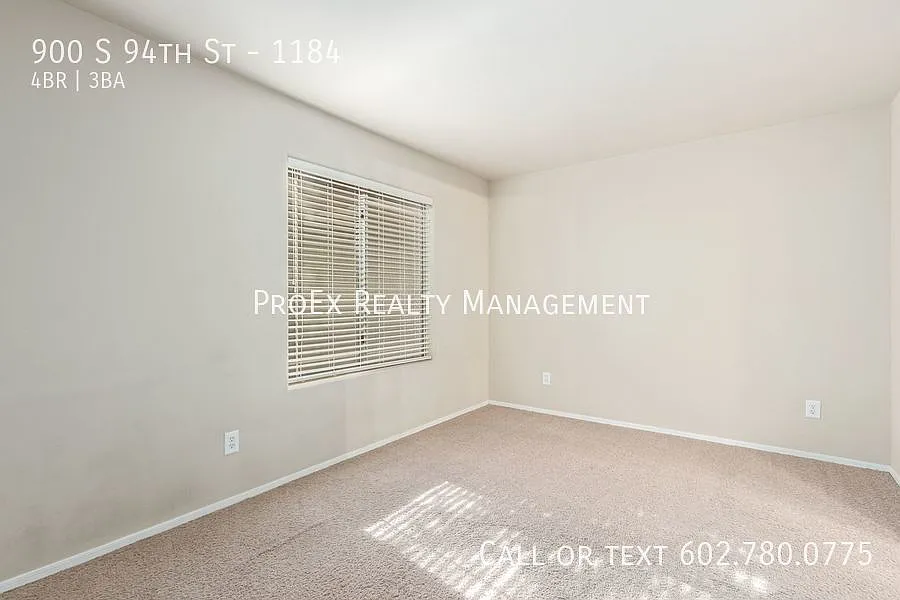 4 Bedroom, 3 Bathroom with a Loft in Chandler — Photo 3