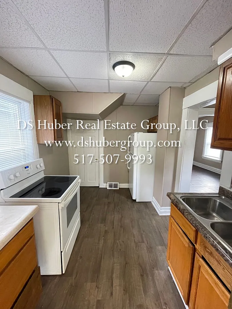 711 Baker Street Lansing, MI 48910 — Photo 4