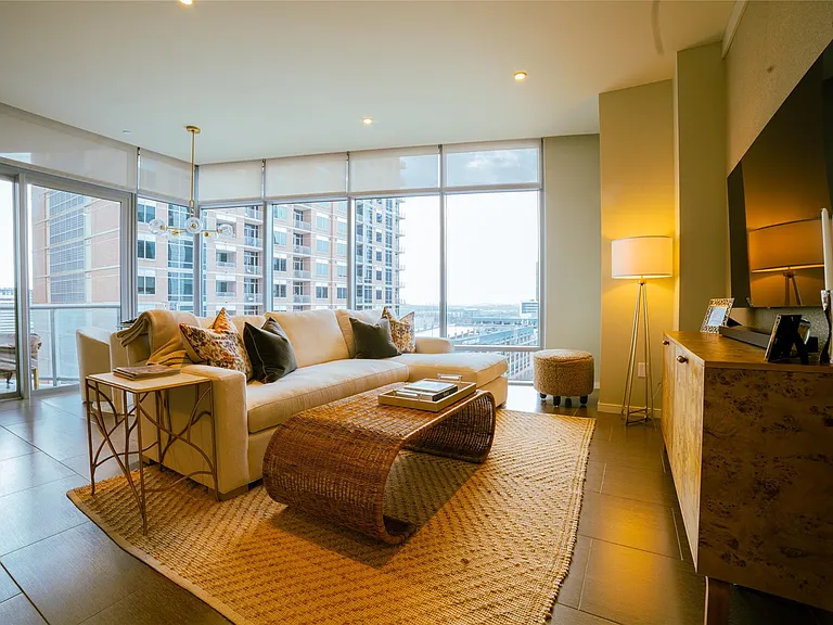 200 Congress Ave #11C — Photo 12