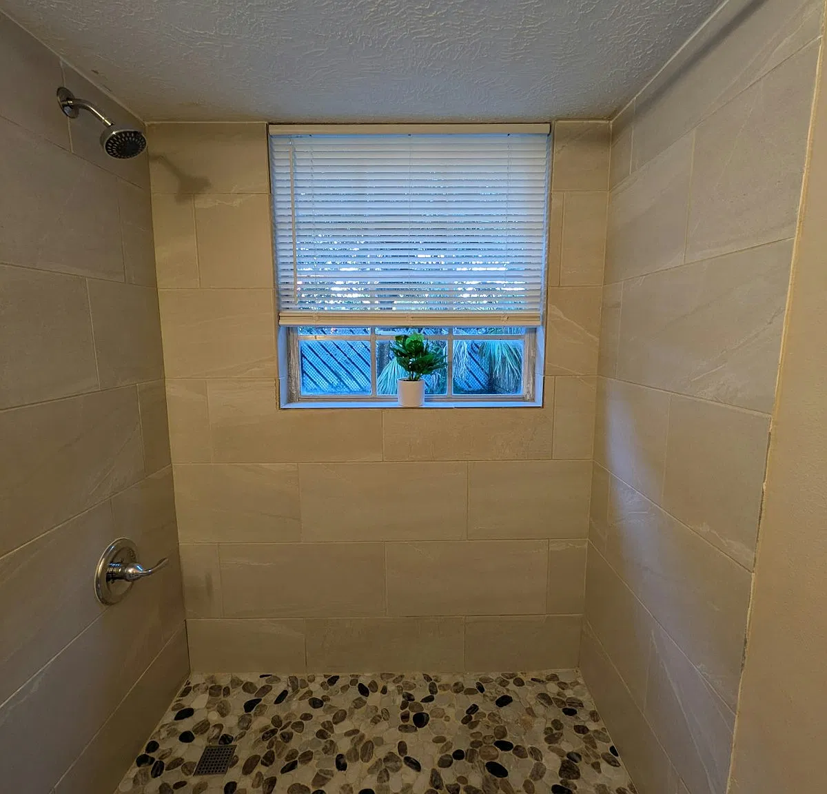 1405 College Park Lane, Unit B — Photo 3