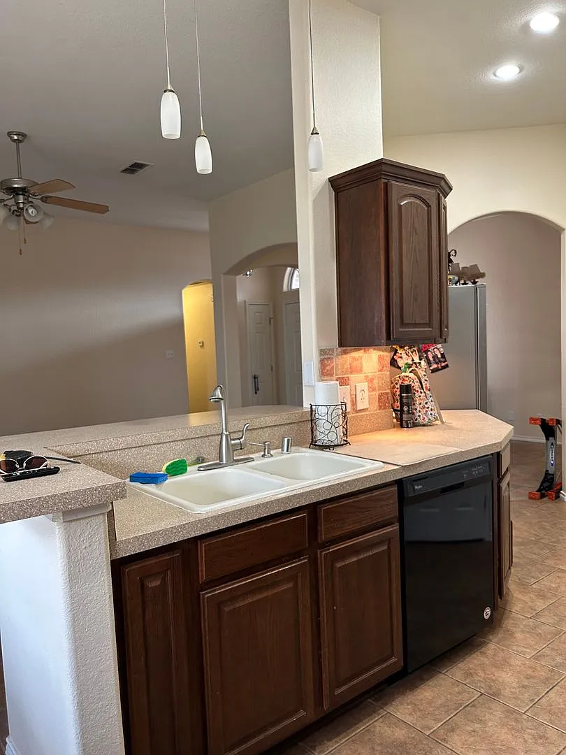Beautiful Home in Stonegate!! — Photo 2