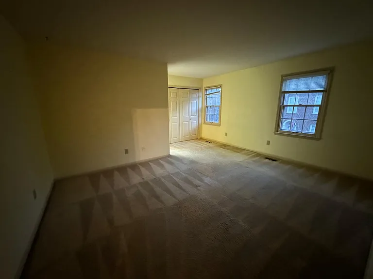 240 Chippendale Cir — Photo 17