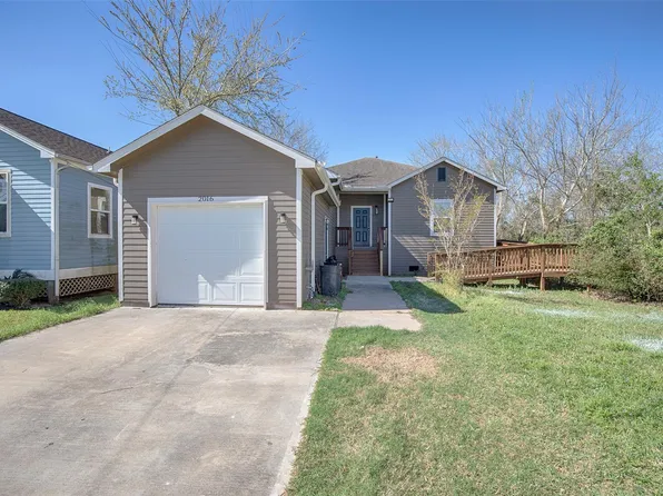 2016 Avenue H, Dickinson, TX 77539