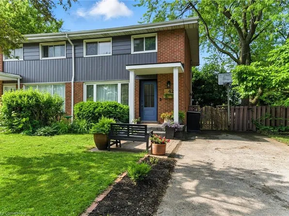 42 Luscombe St, Hamilton, ON L9A 2J8