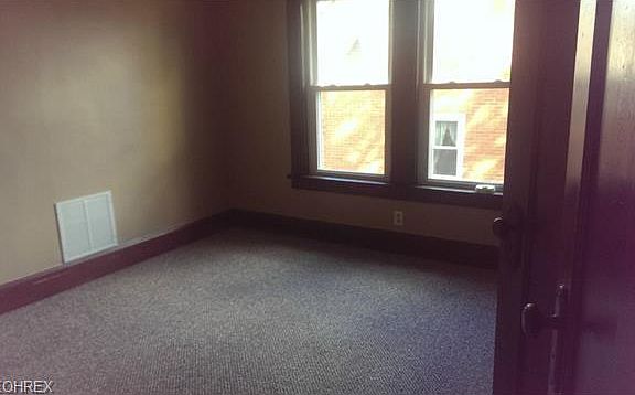 3rd image of 1607-1609 Mayfield Ave