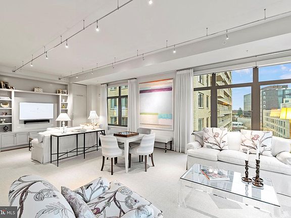 5th image of 7171 Woodmont Ave #Penthouse 8