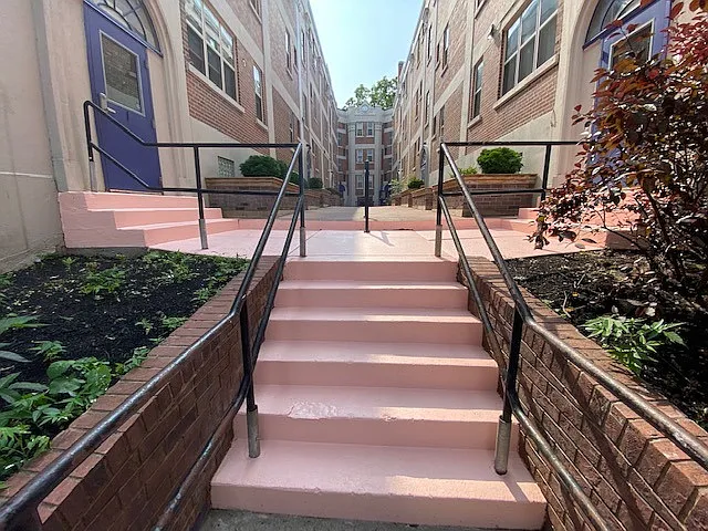 Apartments at 400 Elmwood — Photo 13