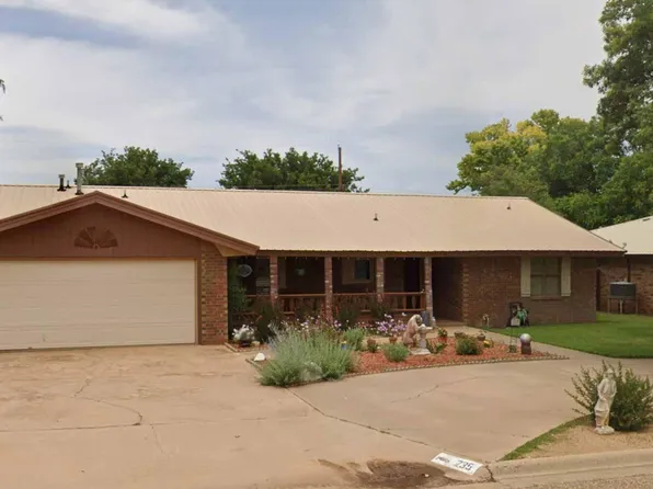 235 E 27th St, Littlefield, TX 79339