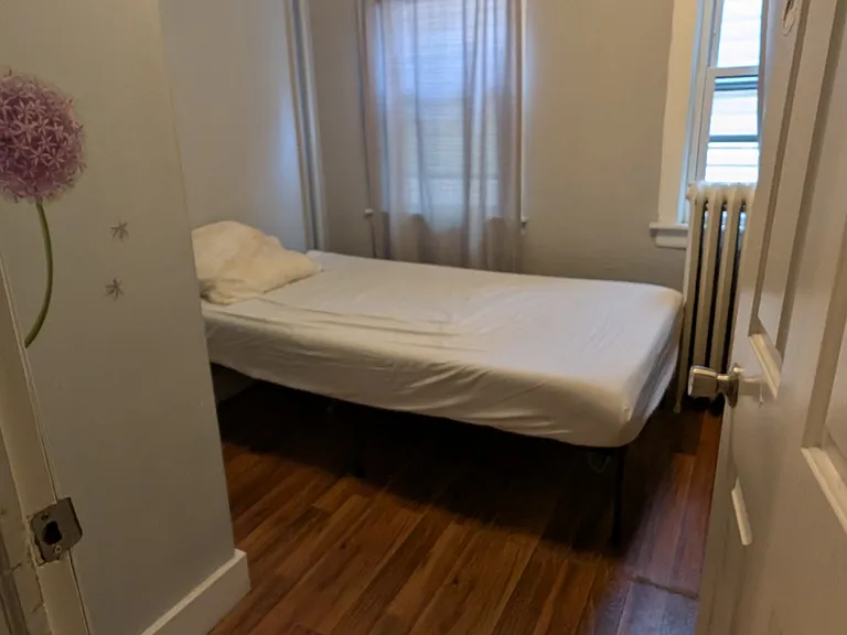 15 N Lake Ave — Photo 2