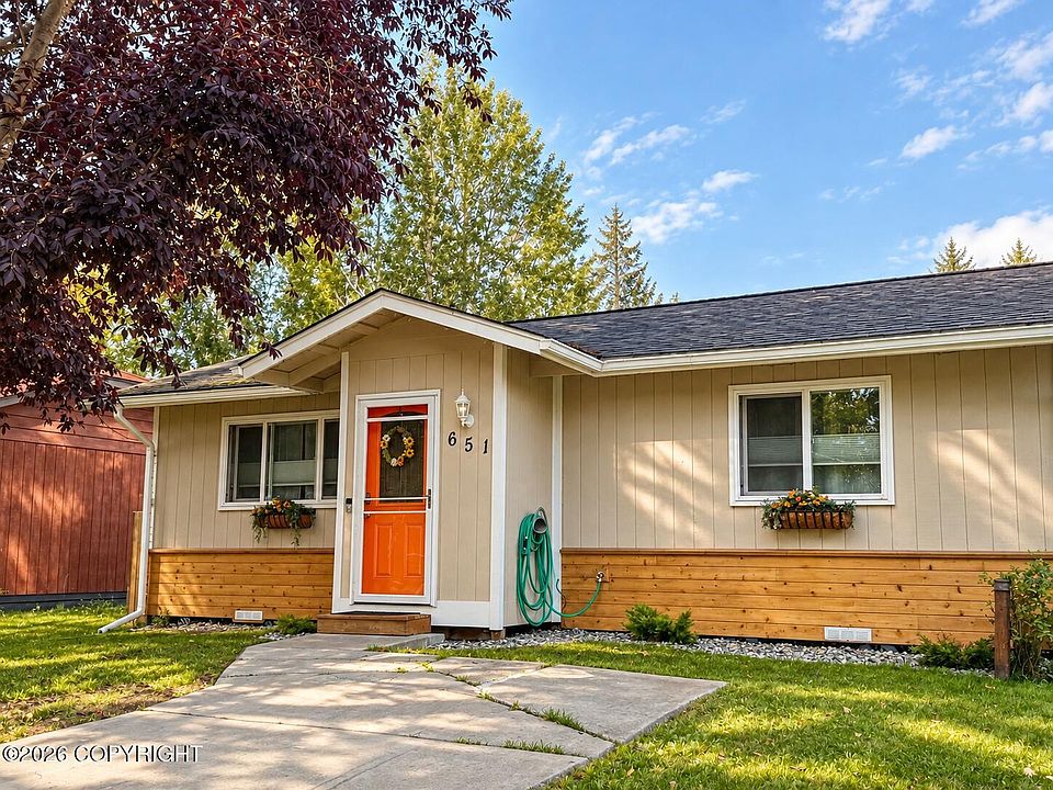 1st image of 651 W 88th Ave