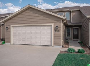 206 Prairie Ln, Sergeant Bluff, IA 51054