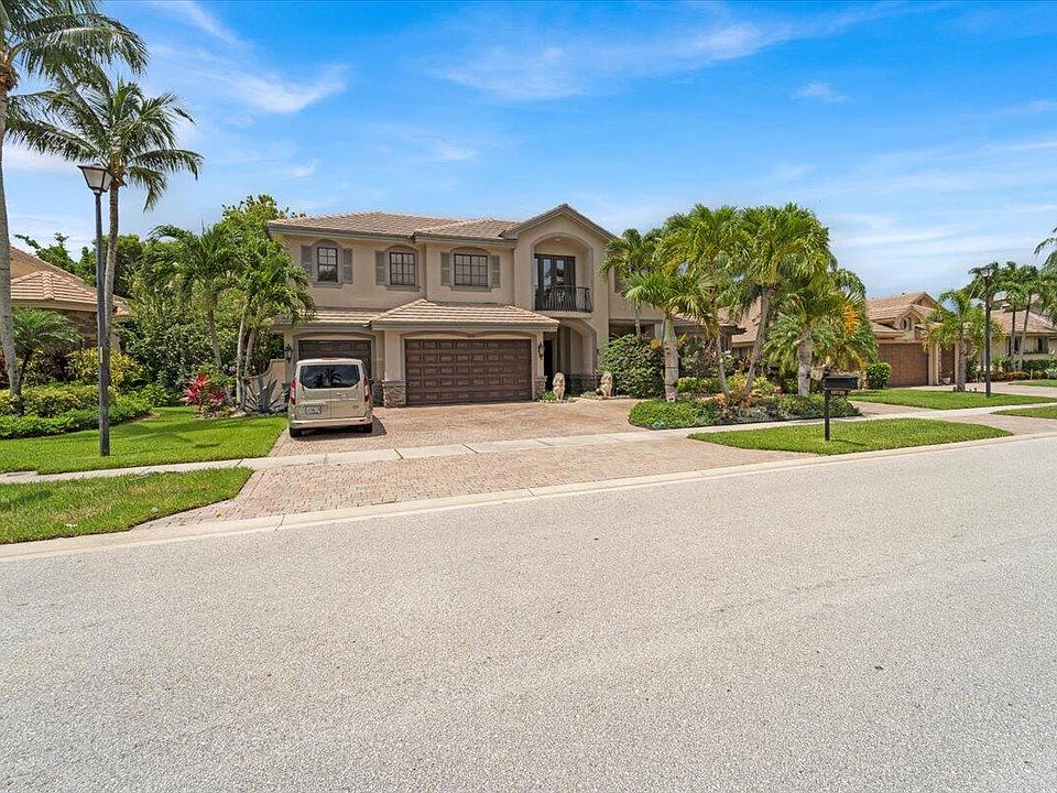 1st image of 10726 Versailles Boulevard